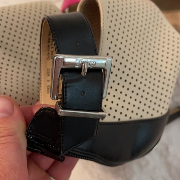 Juicy Couture Heels - Picture 8 of 9